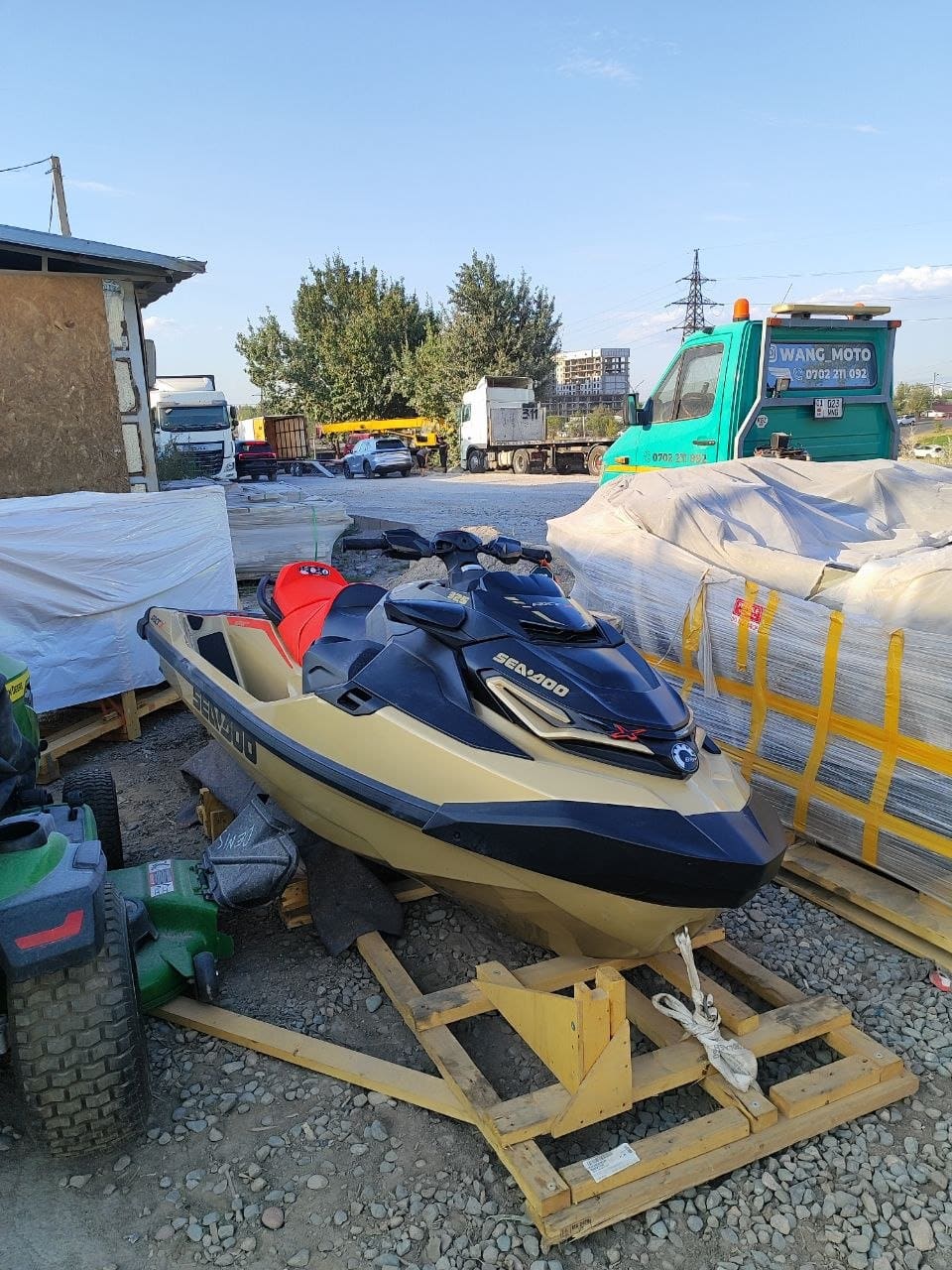 BRP Sea-Doo RXT-X 325 (2025) — фотография 1