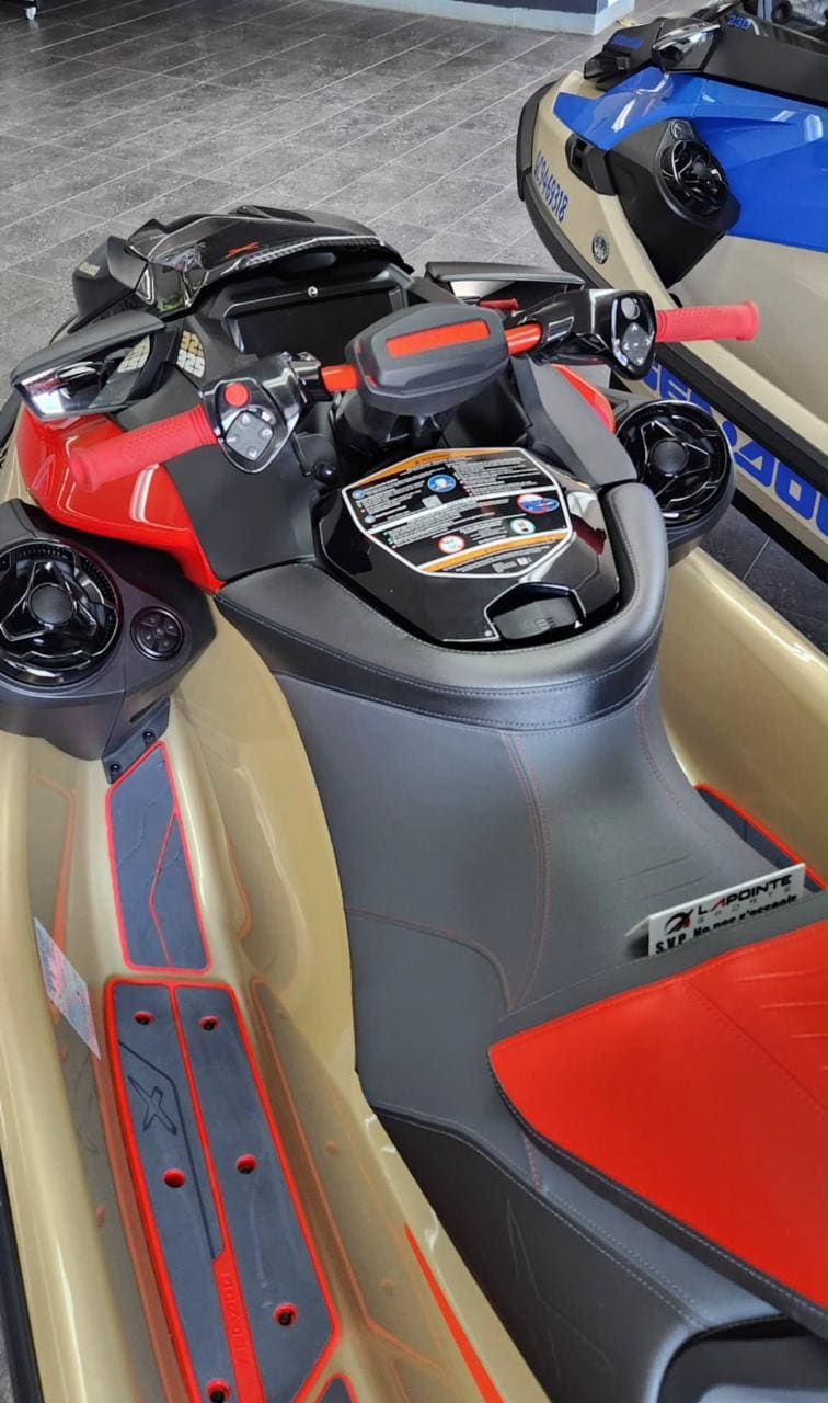 BRP Sea-Doo RXT-X 325 (2025) — фотография 3